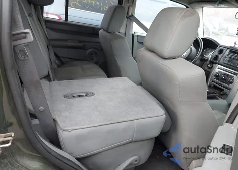 2007 Jeep Commander Sport z USA, uszkodzony, nr VIN 1J8HG48K47C653864